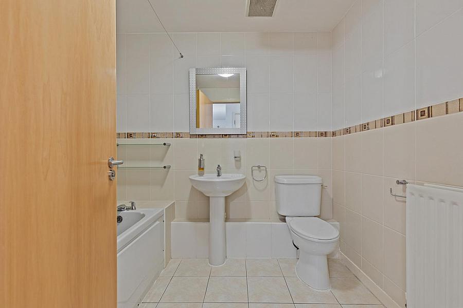 Apt 59, 17 Queens Square