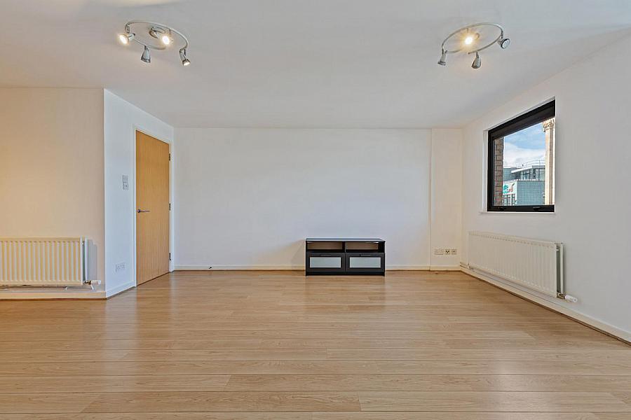 Apt 59, 17 Queens Square