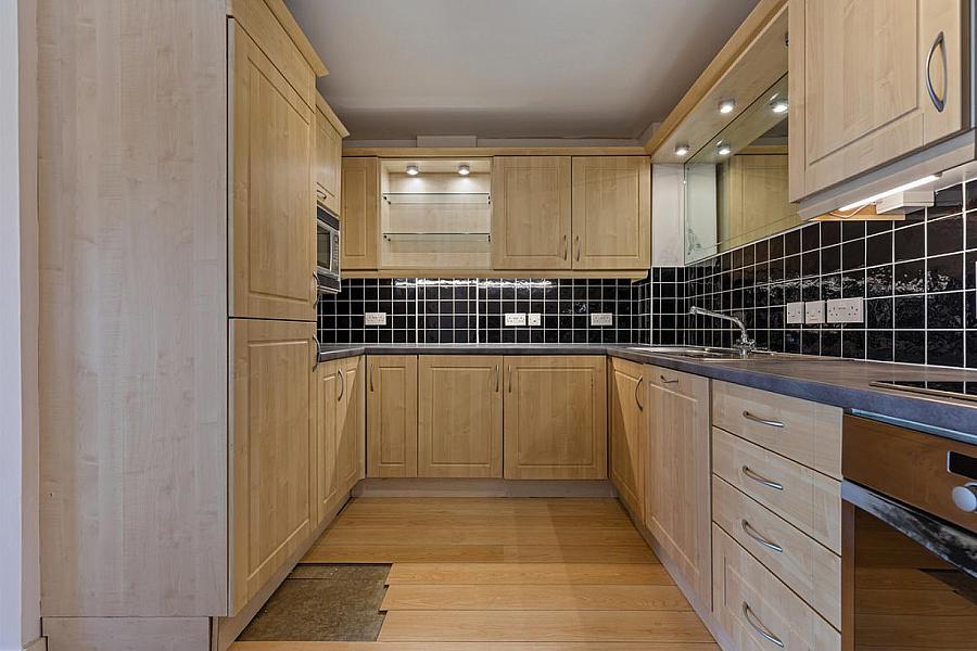 Apt 59, 17 Queens Square