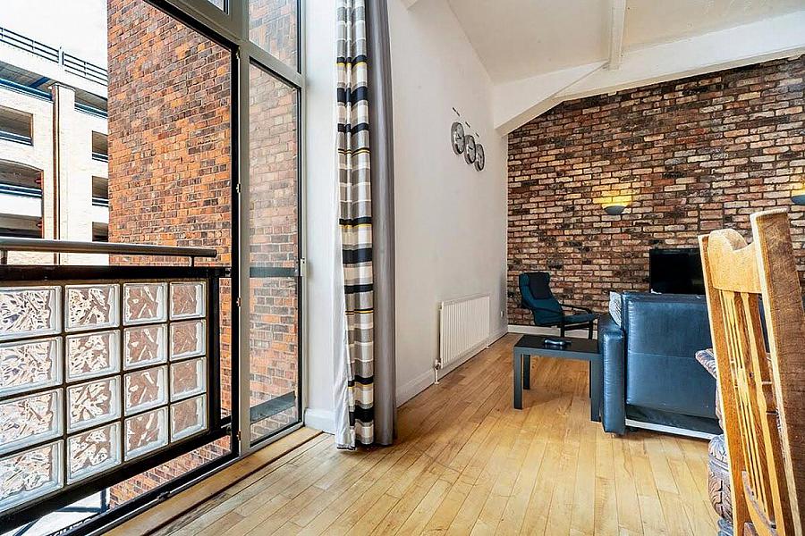 203 Somerset Studios