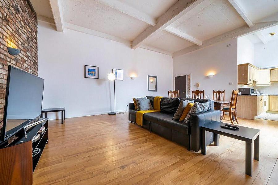 203 Somerset Studios