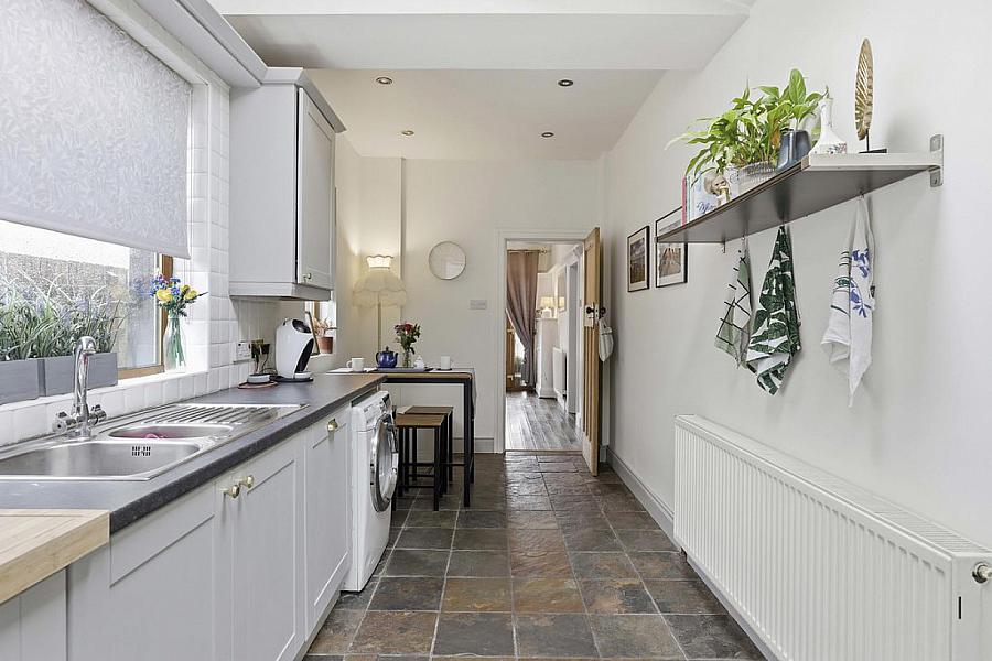 18 Diamond Gardens