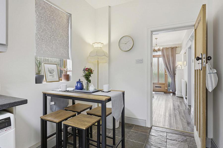 18 Diamond Gardens