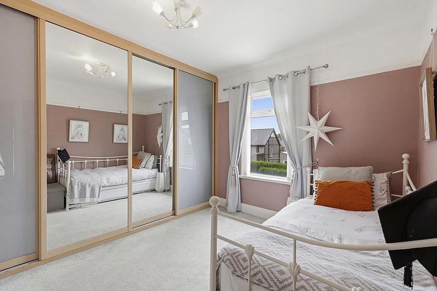 18 Diamond Gardens