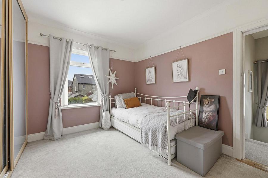 18 Diamond Gardens