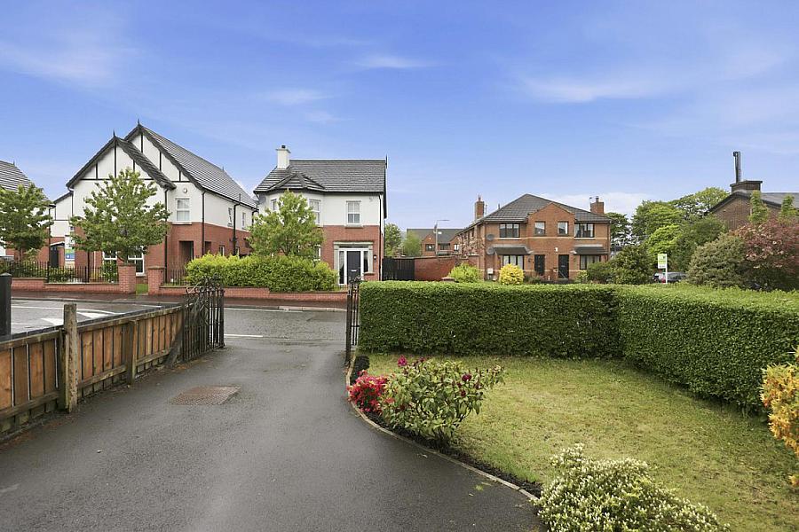 18 Diamond Gardens