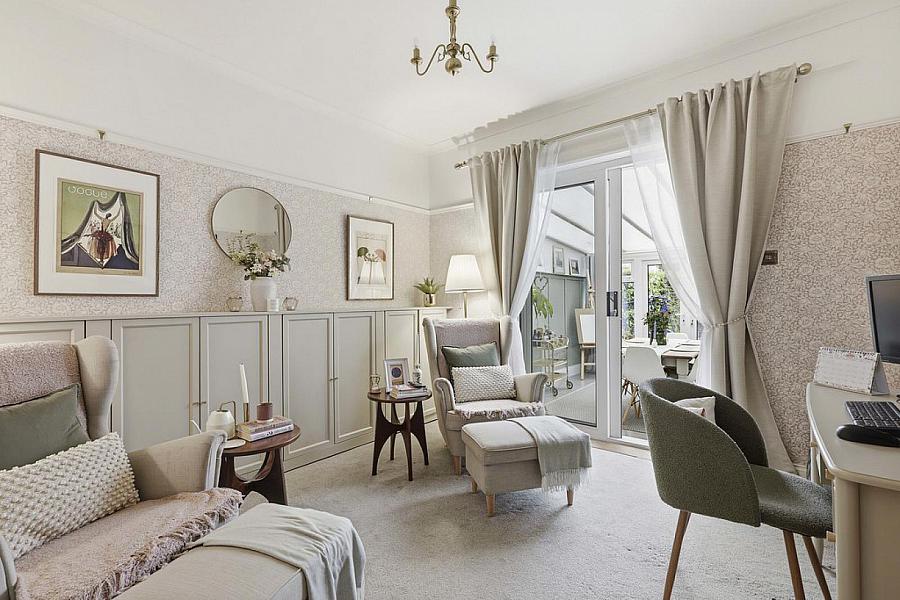 18 Diamond Gardens