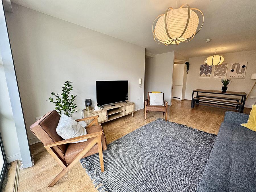 Apt 14 Victoria Place