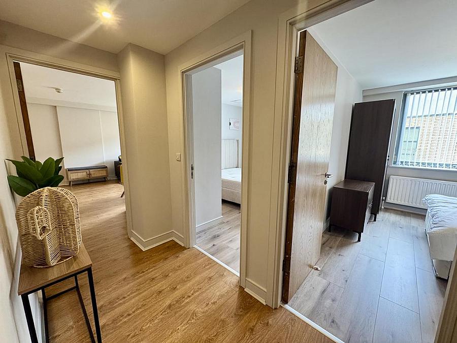 Apt 14 Victoria Place