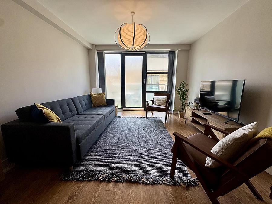 Apt 14 Victoria Place
