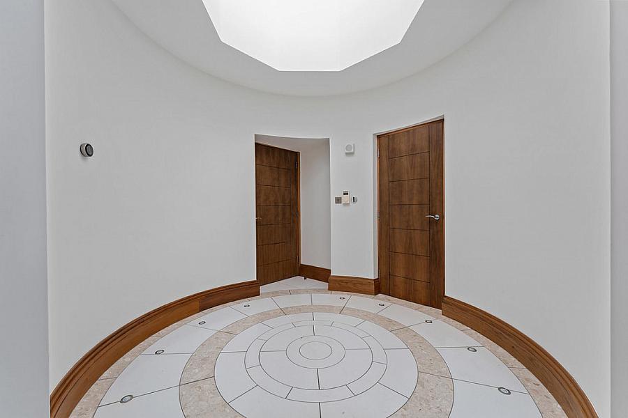 Pilot Point, 21 Clarendon Road