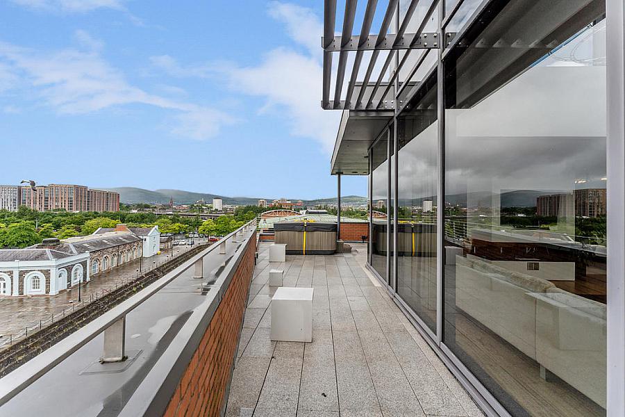 Pilot Point, 21 Clarendon Road
