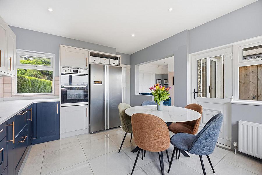 86 Galwally Park