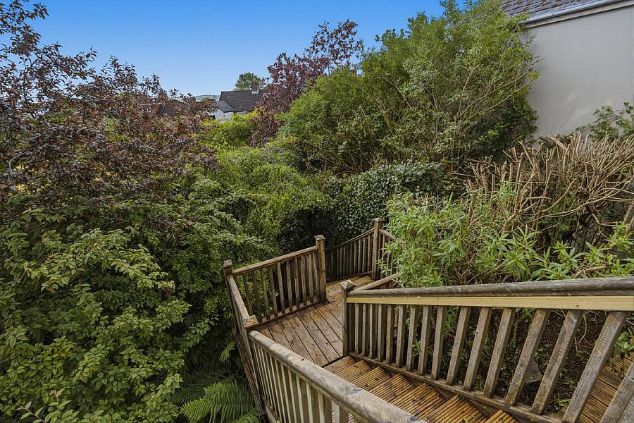 86 Galwally Park