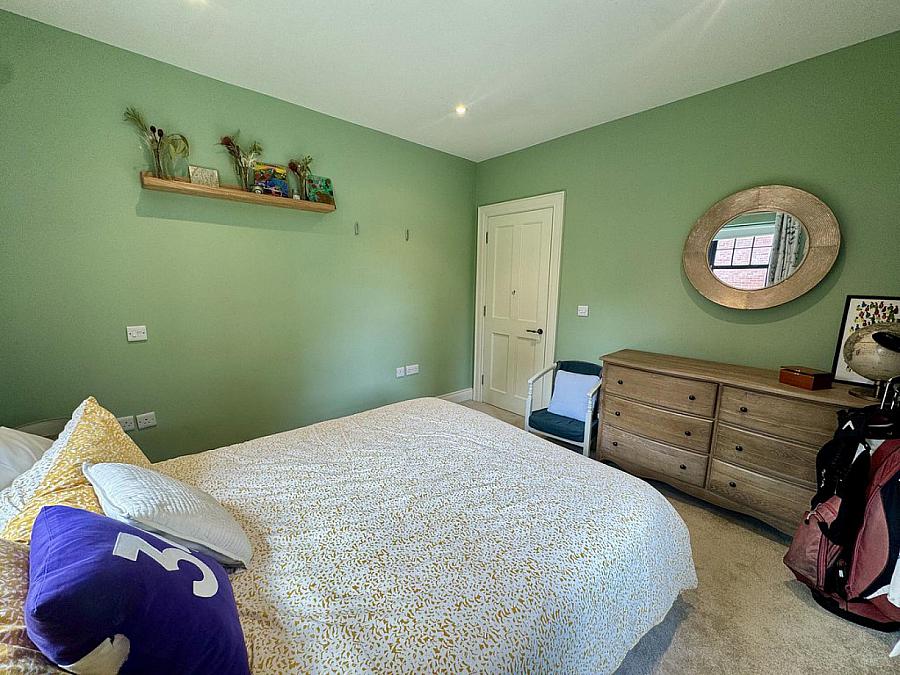 16 Lady Ishbel Avenue