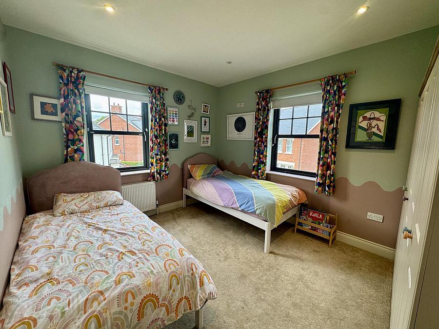 16 Lady Ishbel Avenue