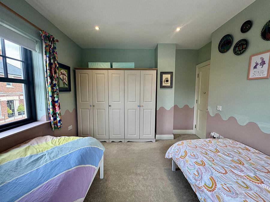 16 Lady Ishbel Avenue
