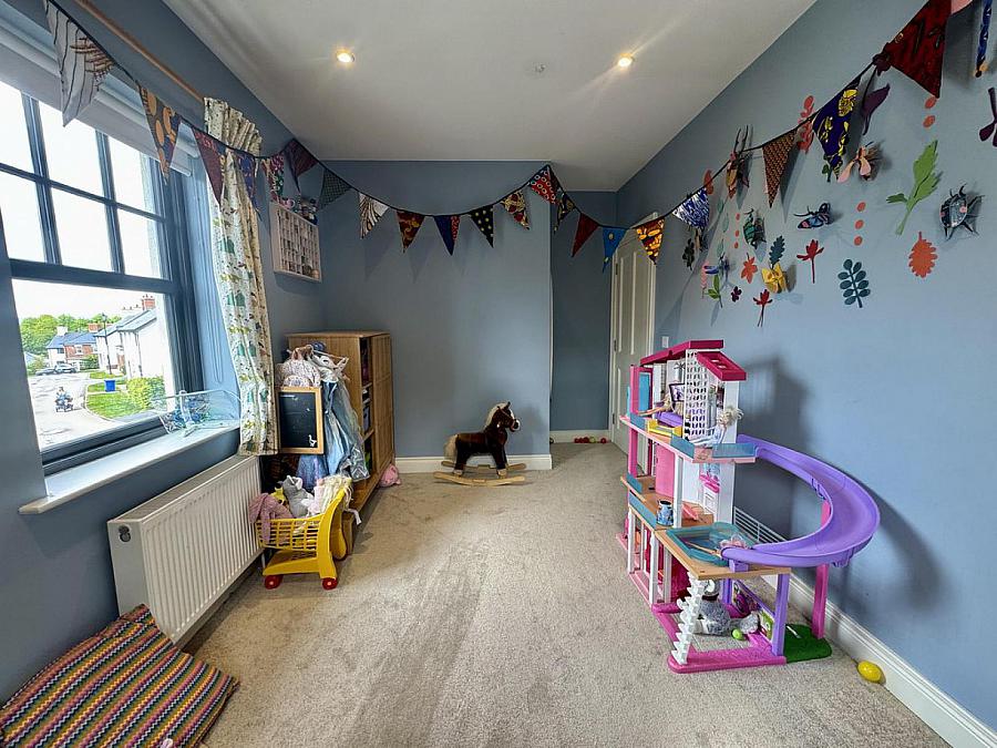 16 Lady Ishbel Avenue
