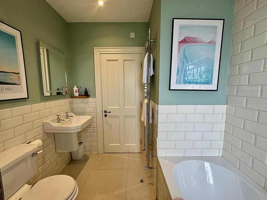 16 Lady Ishbel Avenue