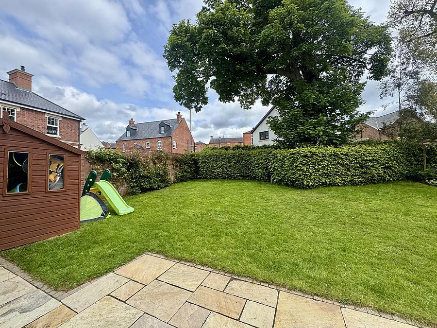 16 Lady Ishbel Avenue