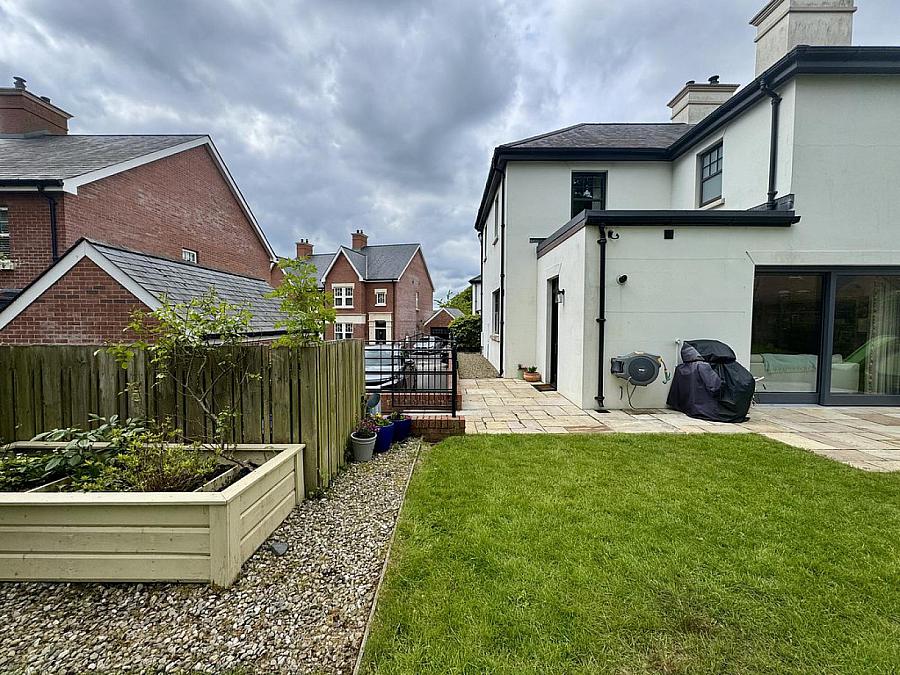 16 Lady Ishbel Avenue