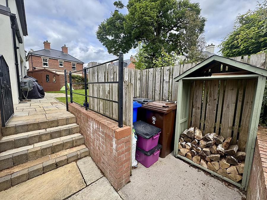 16 Lady Ishbel Avenue