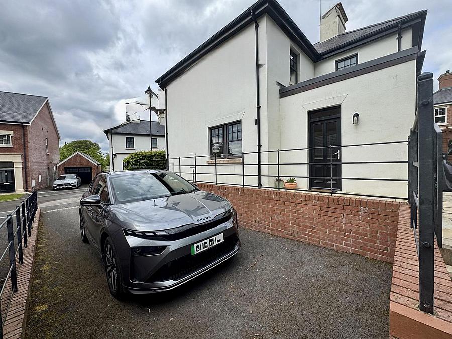 16 Lady Ishbel Avenue