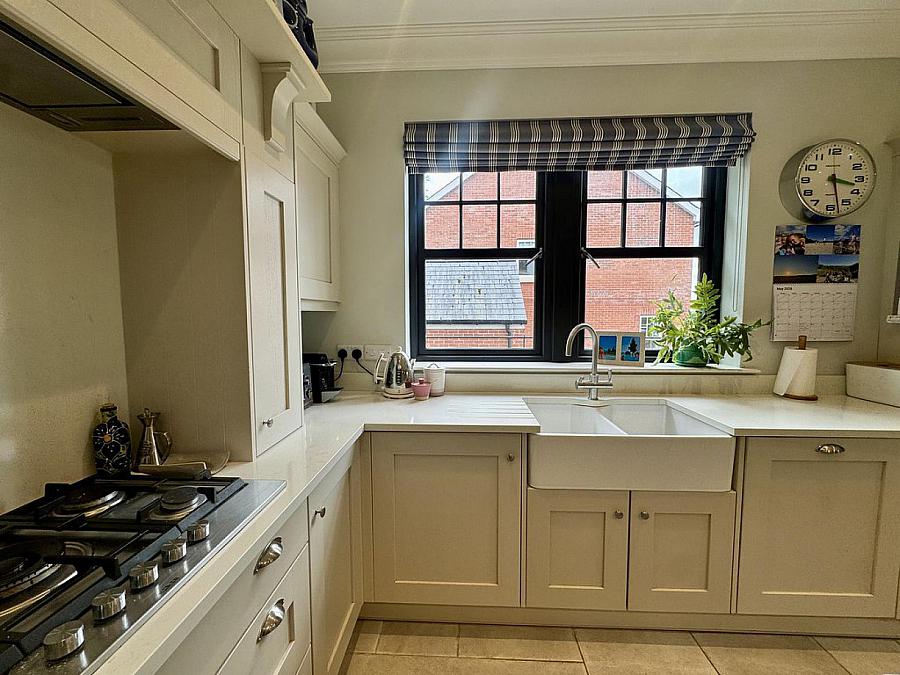 16 Lady Ishbel Avenue