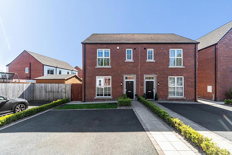 23 Eaton Park