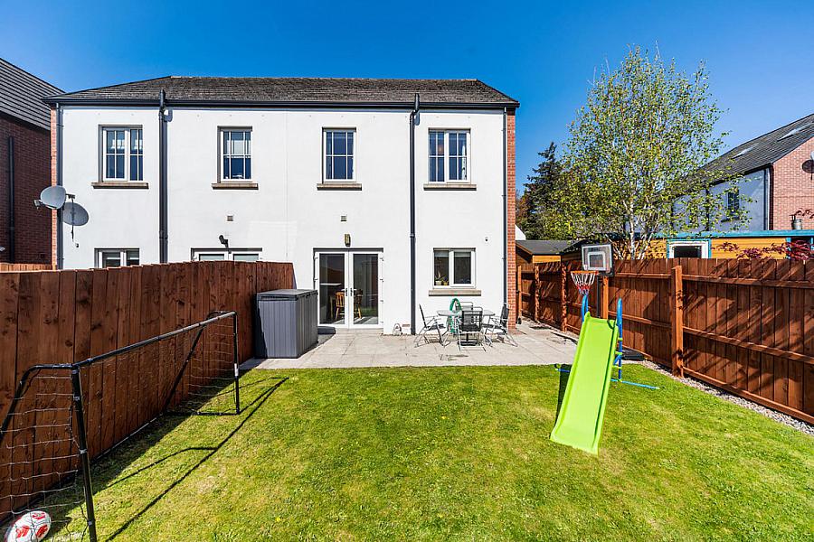23 Eaton Park