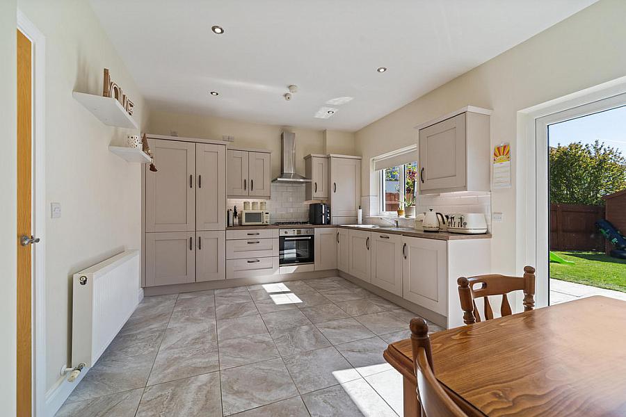 23 Eaton Park