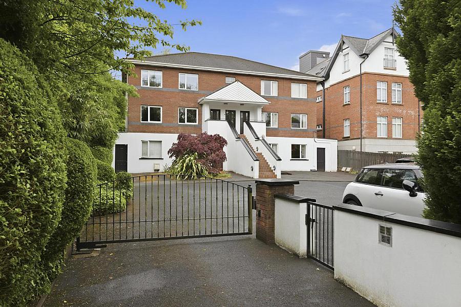 Apartment 2 Deramore Manor, 1A Deramore Park South