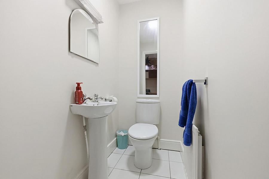 Apt 4, 1 Deramore Park South