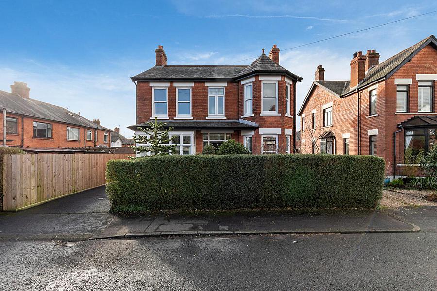 2 Grasmere Gardens