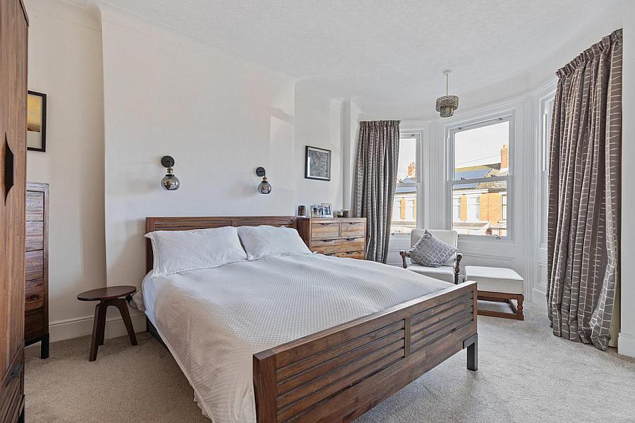 2 Grasmere Gardens