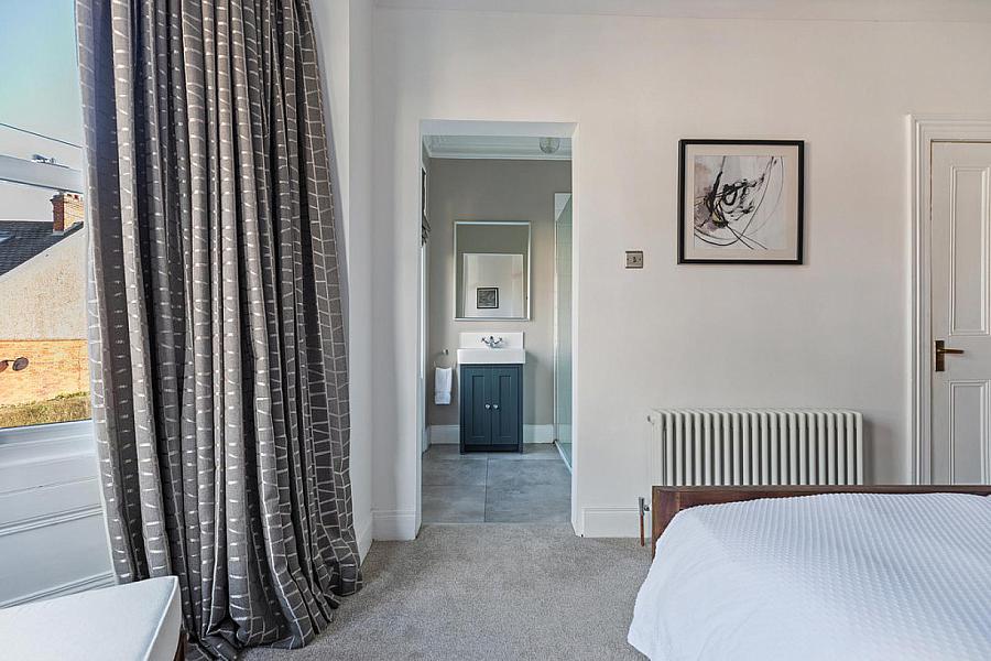 2 Grasmere Gardens