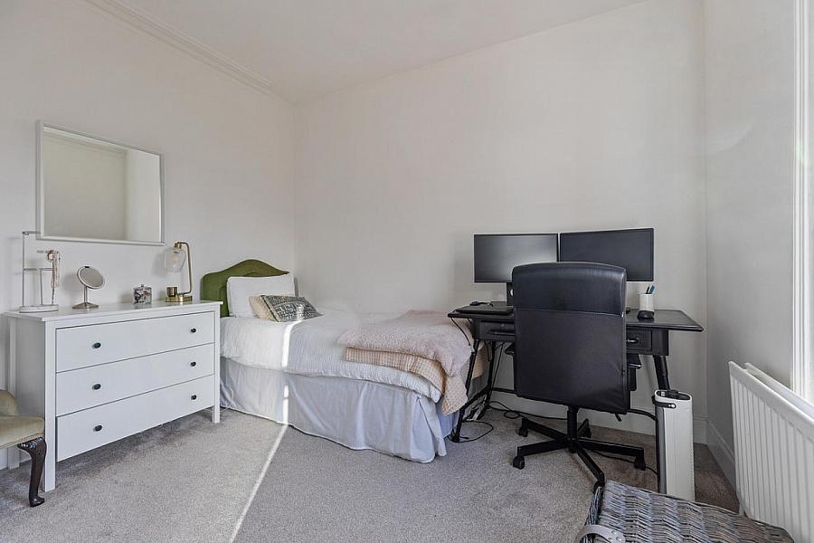 2 Grasmere Gardens