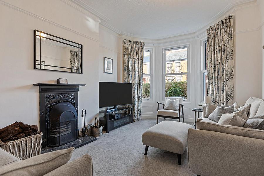 2 Grasmere Gardens