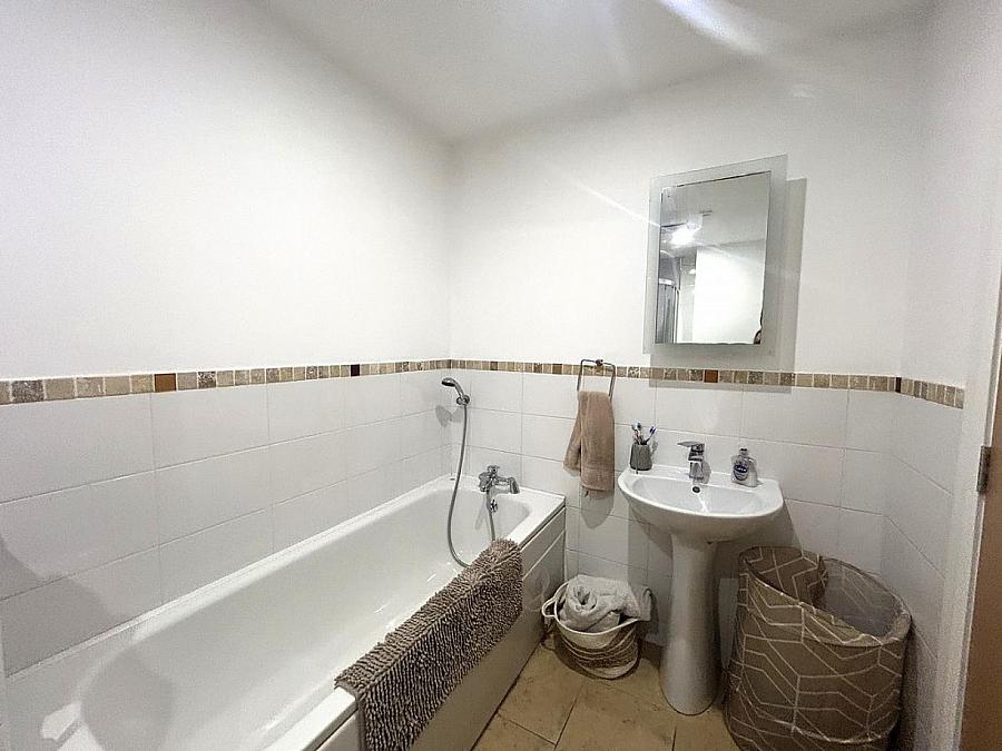 15 Shandon Manor