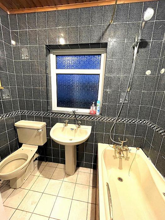 31 Cherryhill Crescent