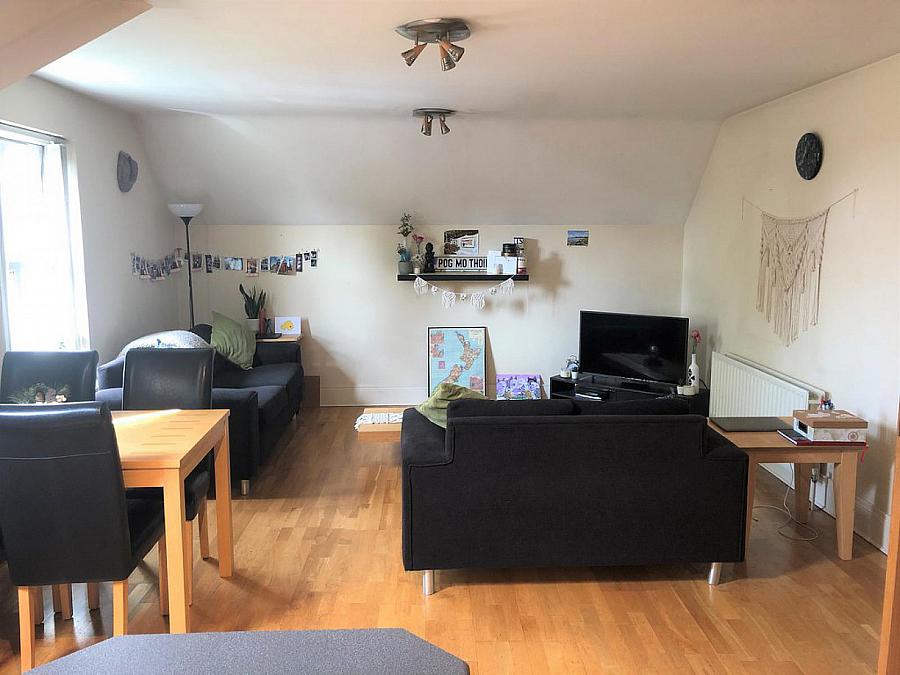 Apt 10 221 Belmont Road