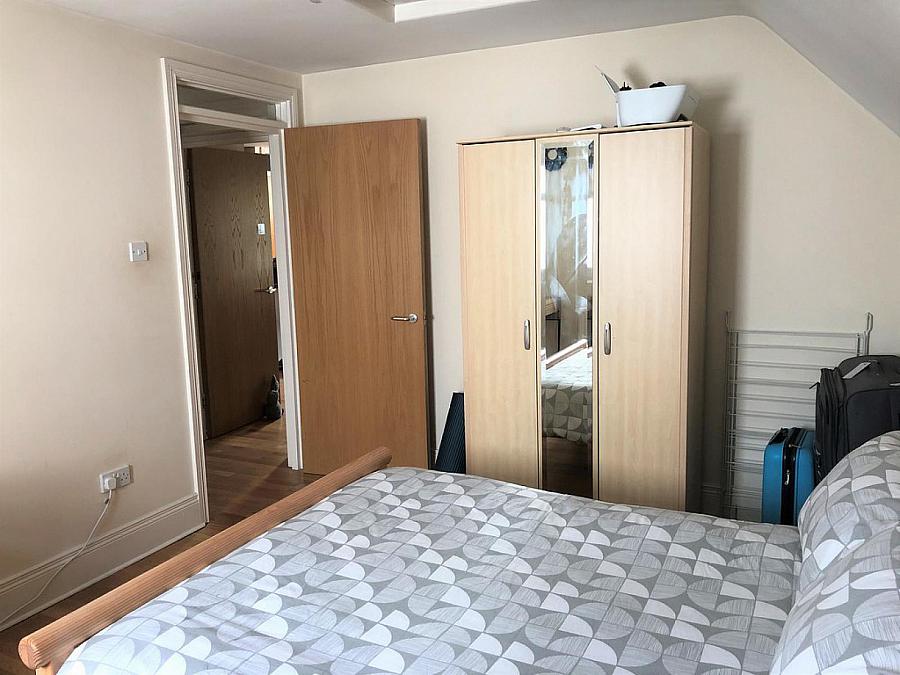 Apt 10 221 Belmont Road