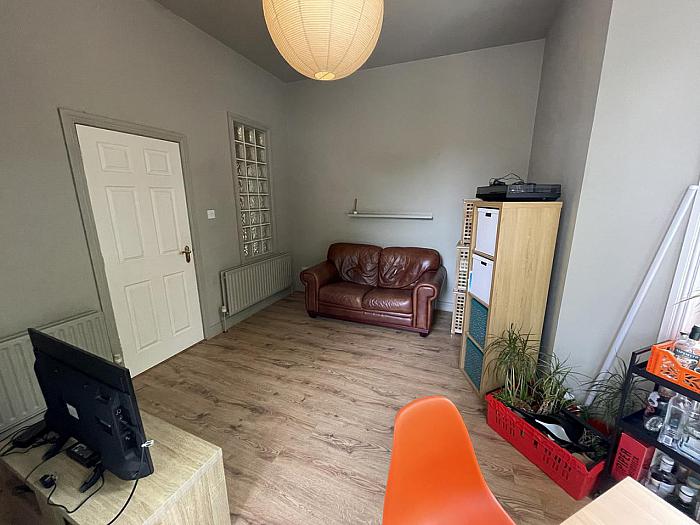 Apt 1 Sandown Court, 82 Sandown Road