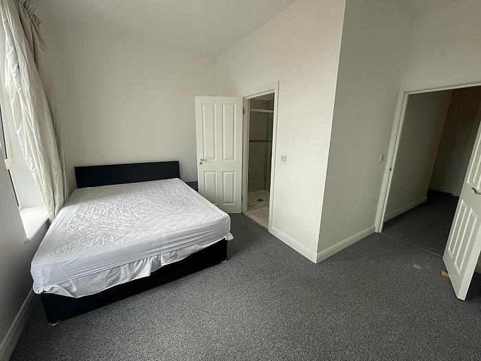 Apt 4, 42 - 46 Upper Newtownards Road