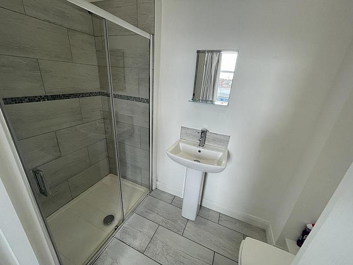 Apt 4, 42 - 46 Upper Newtownards Road