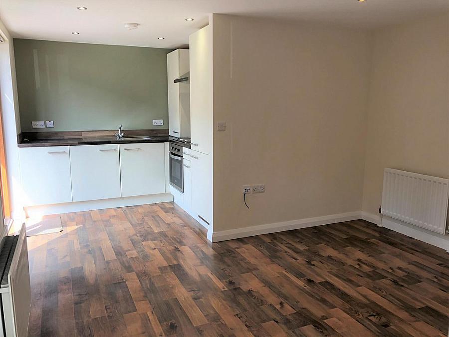 Apt 6, 10 Belmont Avenue West