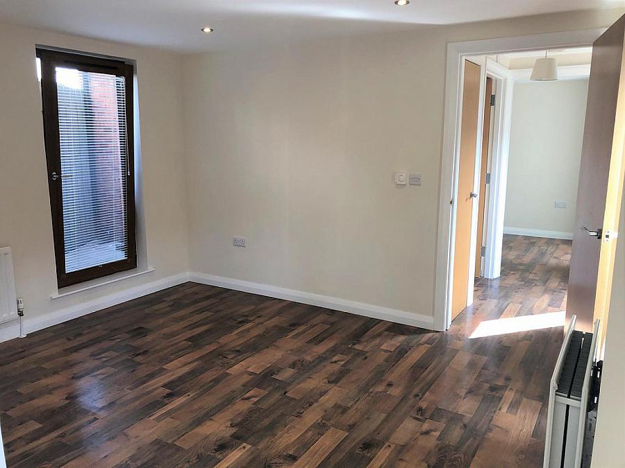 Apt 6, 10 Belmont Avenue West