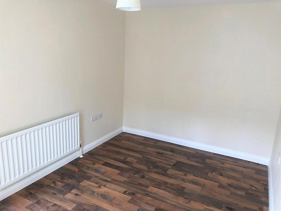 Apt 6, 10 Belmont Avenue West