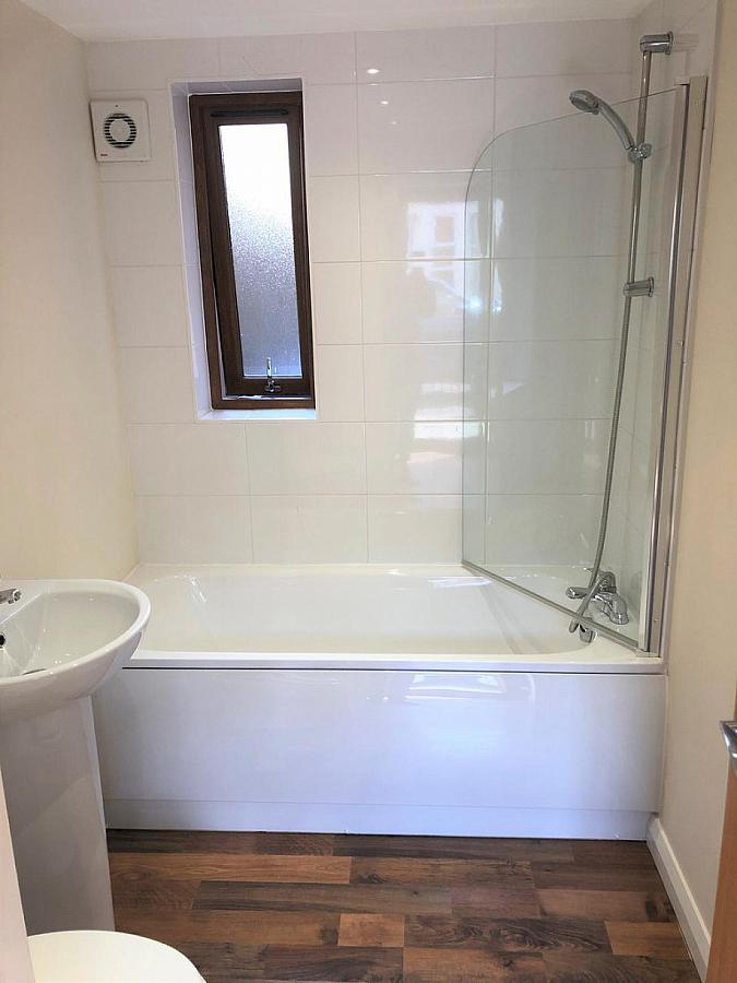 Apt 6, 10 Belmont Avenue West