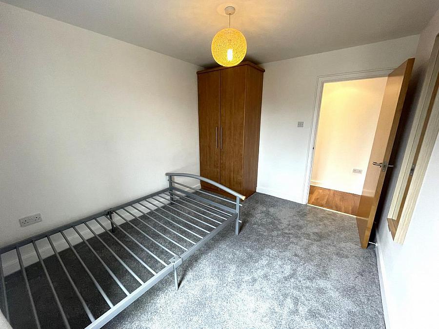 Apt 60 Quaygate, 19  Station Street